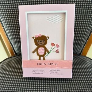 Thomas Nelson Publishing Adorable Bear Embroidered Children's Bible - Pink